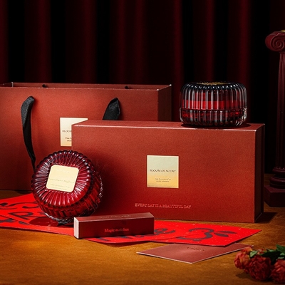 2pcs de luxedouane etiketteert Rode Soja bemerkte Kaarsen met de Giftdoos van het Glasdeksel