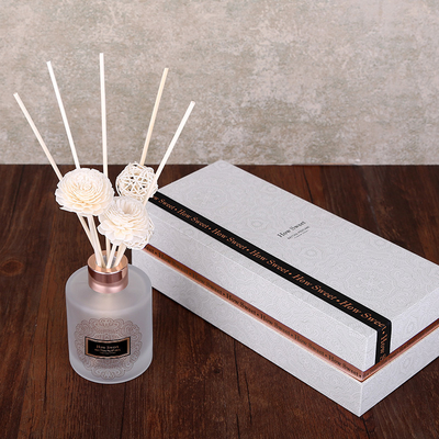 Aroma Reed Diffuser Luxury 126ml om Flessengift met Sola Flower wordt geplaatst dat
