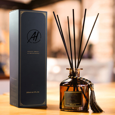 De houten Rotan Zwart Reed Diffuser Bottle 50ml van de Dekselgeur met Stok