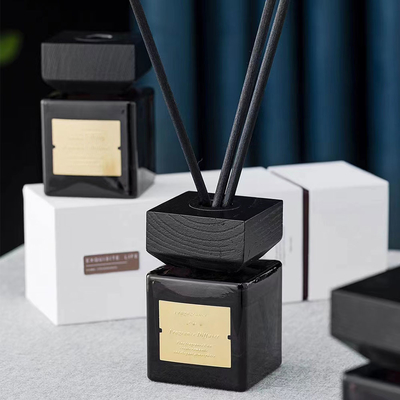 Pas Lucht aan die van de de Geurolie van het Huisdecor de Stok Zwart Glas Reed Diffuser fris worden