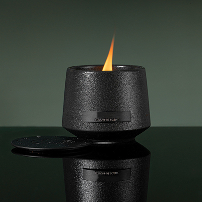 Van de de Komwildernis van de Minimalismstijl van de de Sojawas Zwarte Ceramische de Kaarskruiken met Houten Wiek