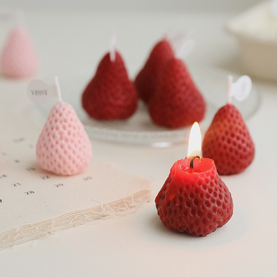 De rode Roze Gesneden Kaars Aromatische naar huis Bemerkte Handmad van de Aardbeiensoja Was