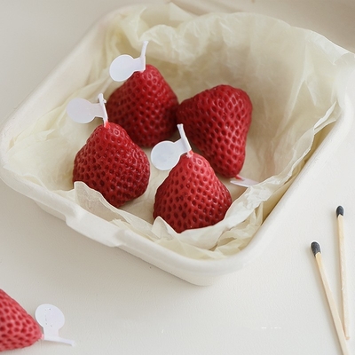De rode Roze Gesneden Kaars Aromatische naar huis Bemerkte Handmad van de Aardbeiensoja Was
