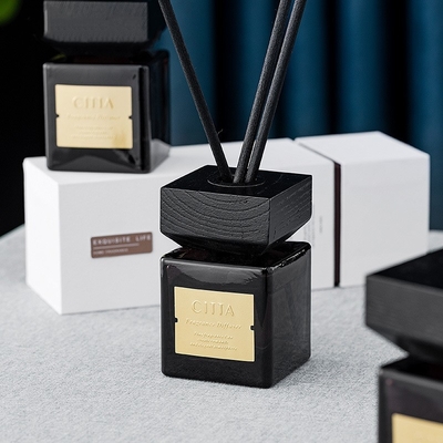 Het huis Reed Diffuser Air Freshener Scent schouwt de Natuurlijke Reeks van de het Aromagift van de Geurolie