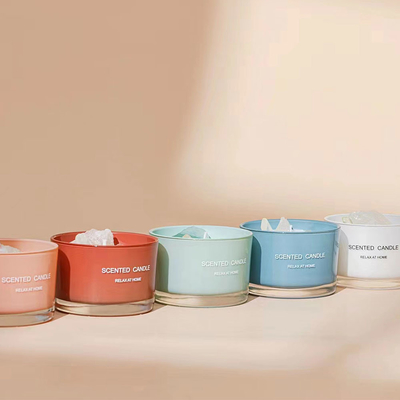 De Kaars Ontspannende Luxe van Crystal Aromatherapy Soy Wax Scented van de douane Kleurrijke Steen