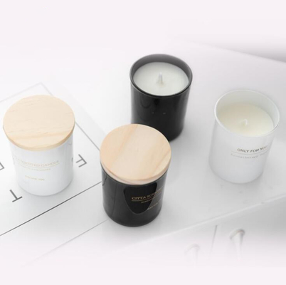Van de de Sojawas van het aromahuis het Zwart-witte Deksel van de Douanetin scented candle with wooden