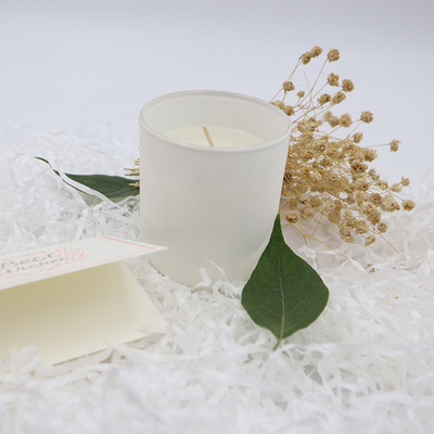 Kaarsen van de het Etiket Witte Bemerkte Soja van het aromahuis de Eenvoudige Privé
