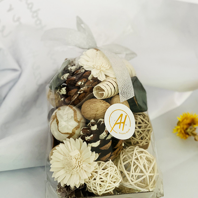 Het met de hand gemaakte Aromawelriekend mengsel van gedroogde bloemen en kruiden 200g bemerkte Droge Bloemen en Noten