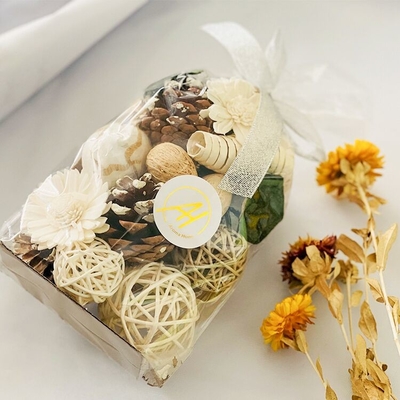 Het met de hand gemaakte Aromawelriekend mengsel van gedroogde bloemen en kruiden 200g bemerkte Droge Bloemen en Noten