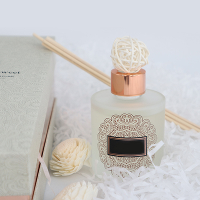 Aroma Reed Diffuser Luxury 126ml om Flessengift met Sola Flower wordt geplaatst dat