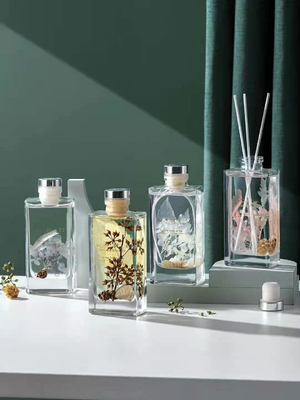Gift van de het Parfumluxe van aromareed diffuser 150ml de Vierkante die met Droge Bloem wordt geplaatst