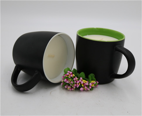 De bemerkte Matte Black Ceramic Citronella Candle-Kaars van de Theekop