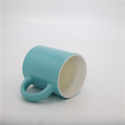 Bemerkte de Glanzende Blauwe Ronde de Theekop van het aromahuis Ceramische Sojakaars 5.5oz
